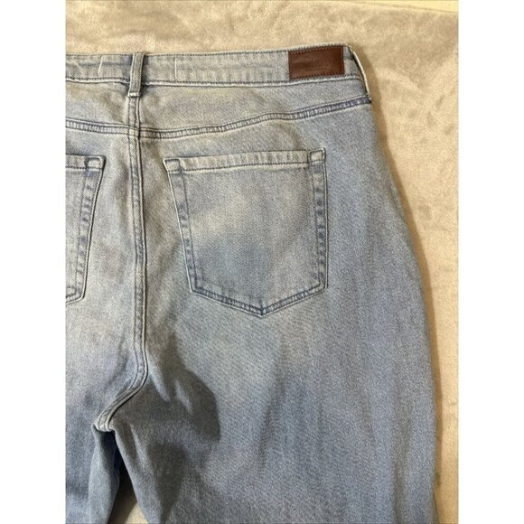 Women’ Hollister Curvy High Rise Mom Jeans Light Was Raw Hem Size 19R 34x27 NWT - Picture 16 of 16